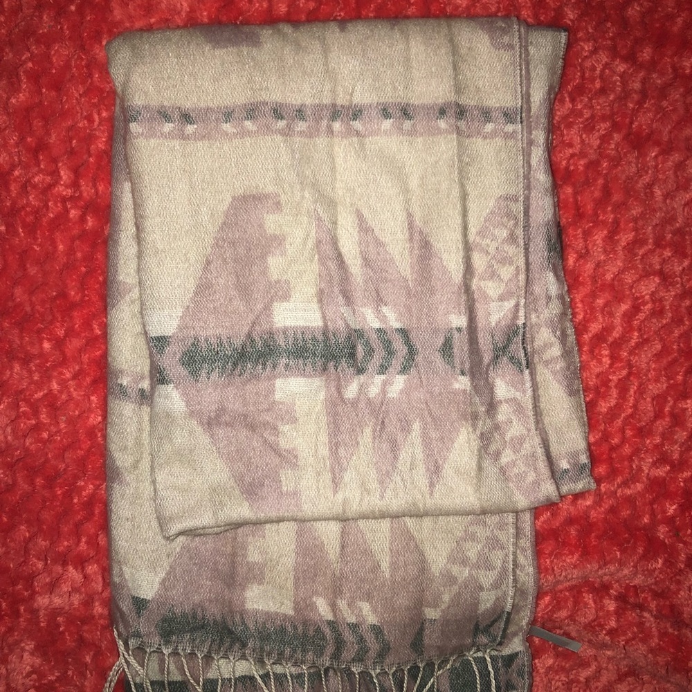 NWOT Charlotte ruse scarf